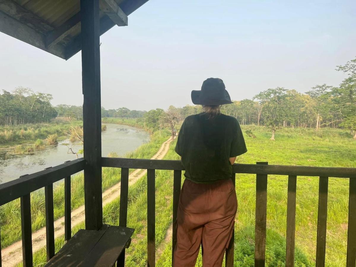 Hotel Chitwan Park Village Sauraha Buitenkant foto
